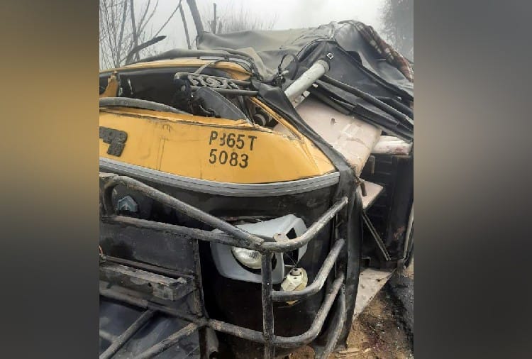 Pickup-auto collided in fog, two people killed, nine injured in Abohar
