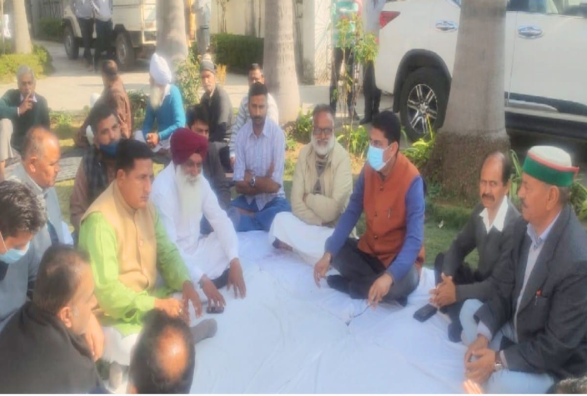 Sujan Singh Pathania was known for his simplicity, the eyes of opposition leaders were also moistened after hearing the news of his death.