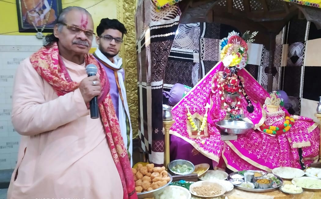 56 bhog to Thakur ji in Khichdi festival