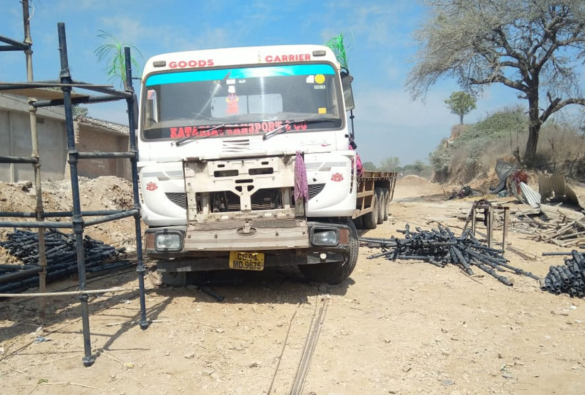 Five people crushed by dumper in jhalawad in rajashthan