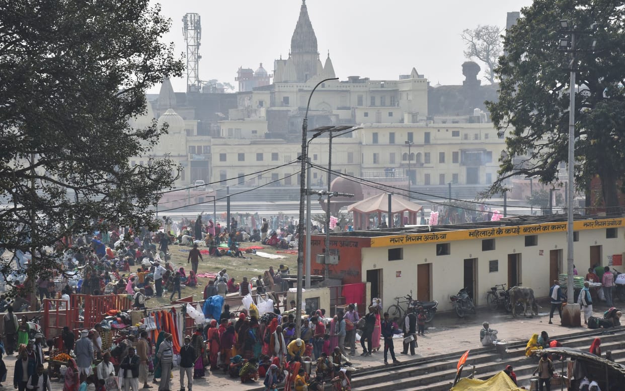 Devotees throng Prayagraj, jam along Ayodhya including highway