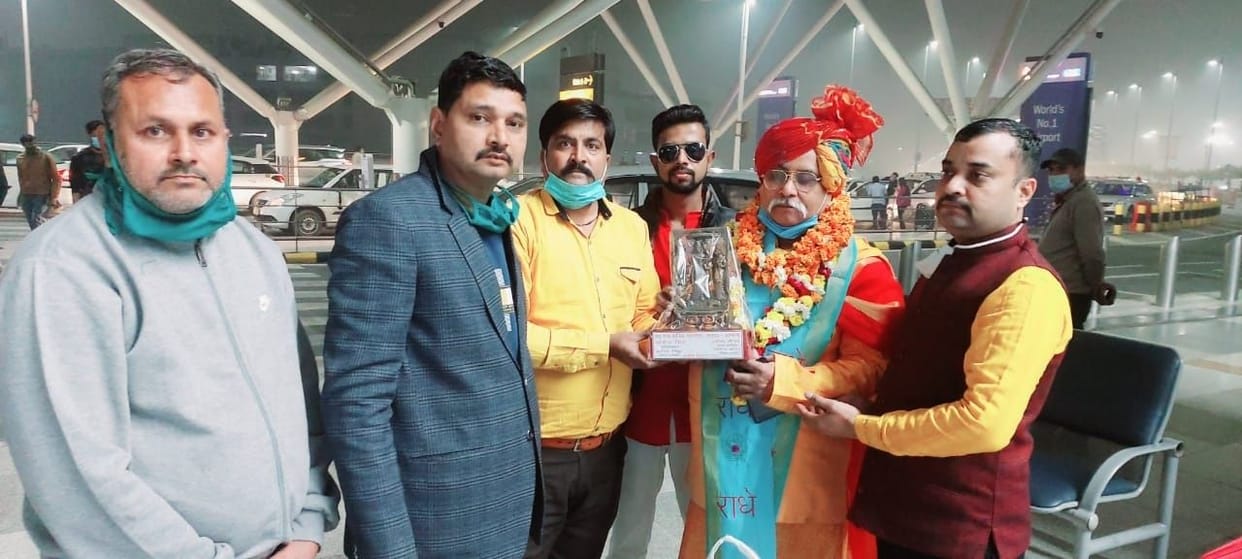 Hathras: Kshatriya Mahasabha officials welcomed the national president
