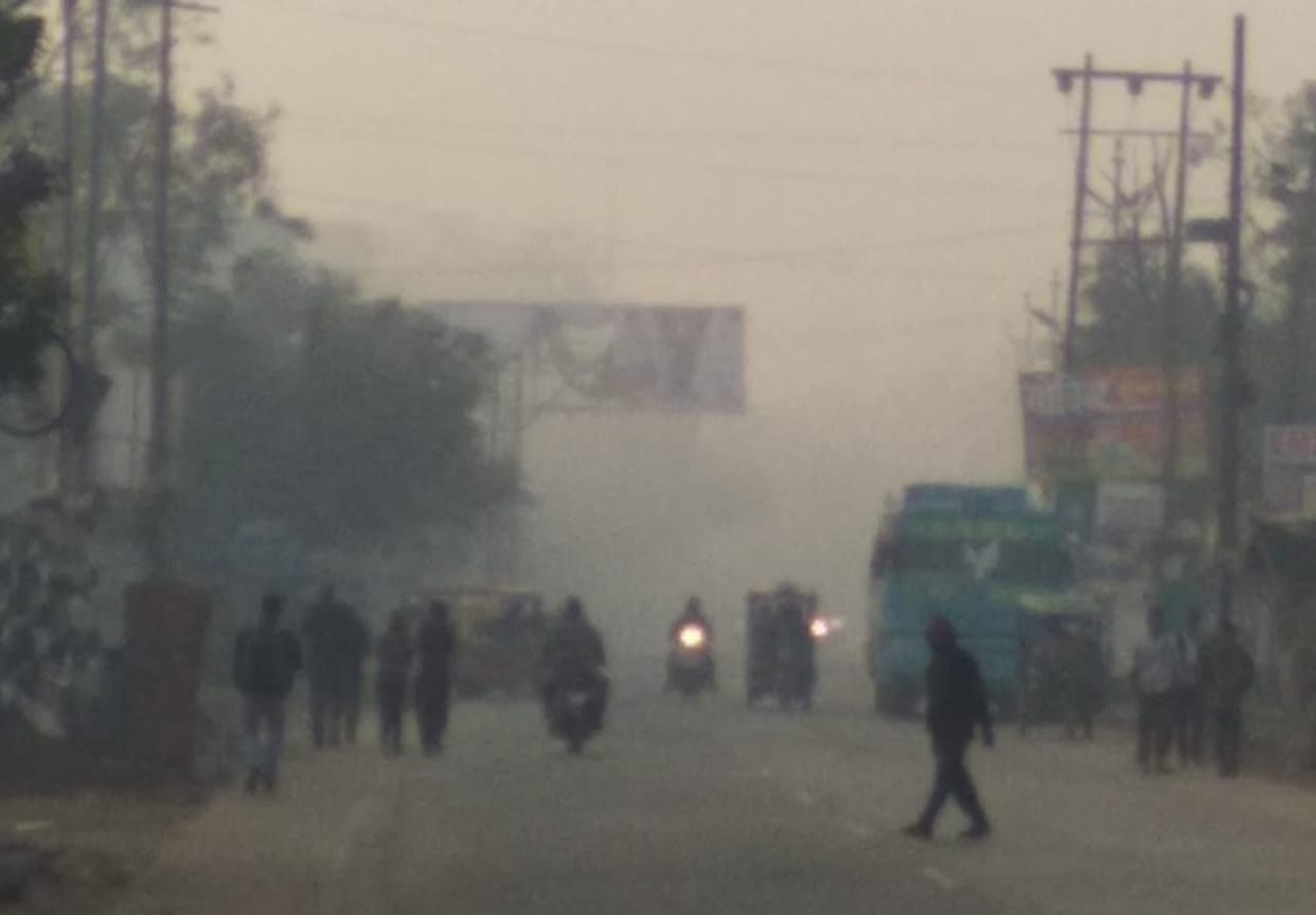 Hathras: Fog knocked, clouds persisted all day