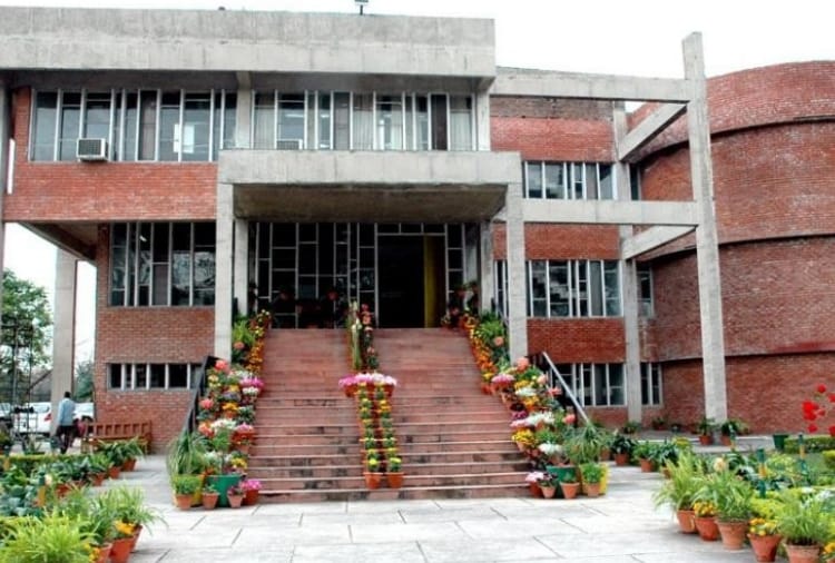 The process of appointing a new director of Punjab Engineering College has started