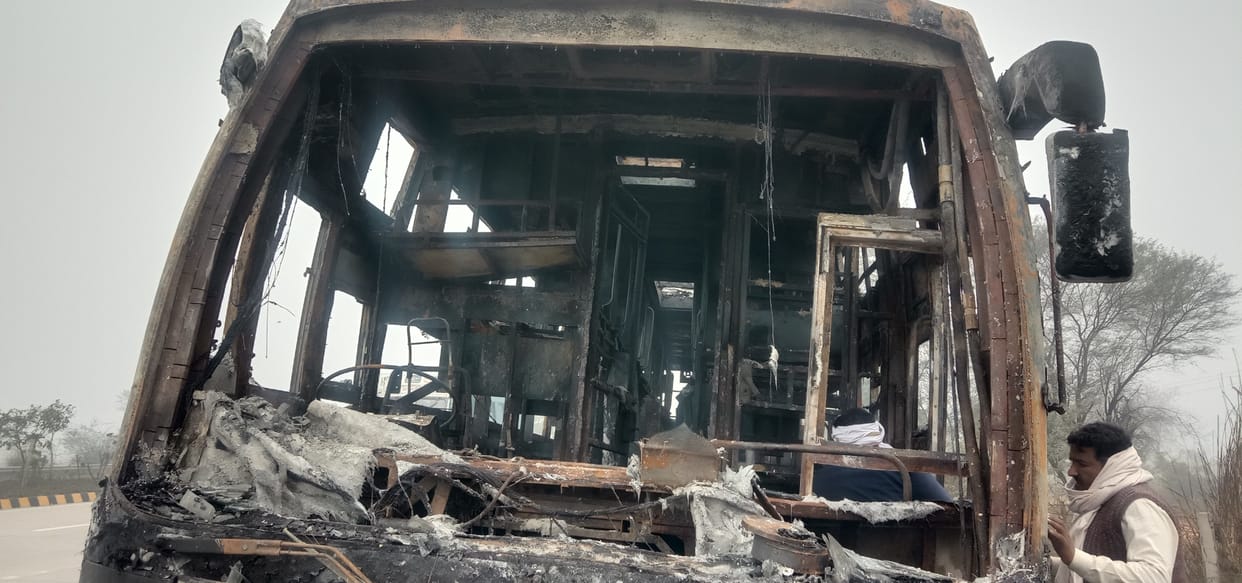 Mathura: Private bus caught fire, riders saved lives by breaking glass windows