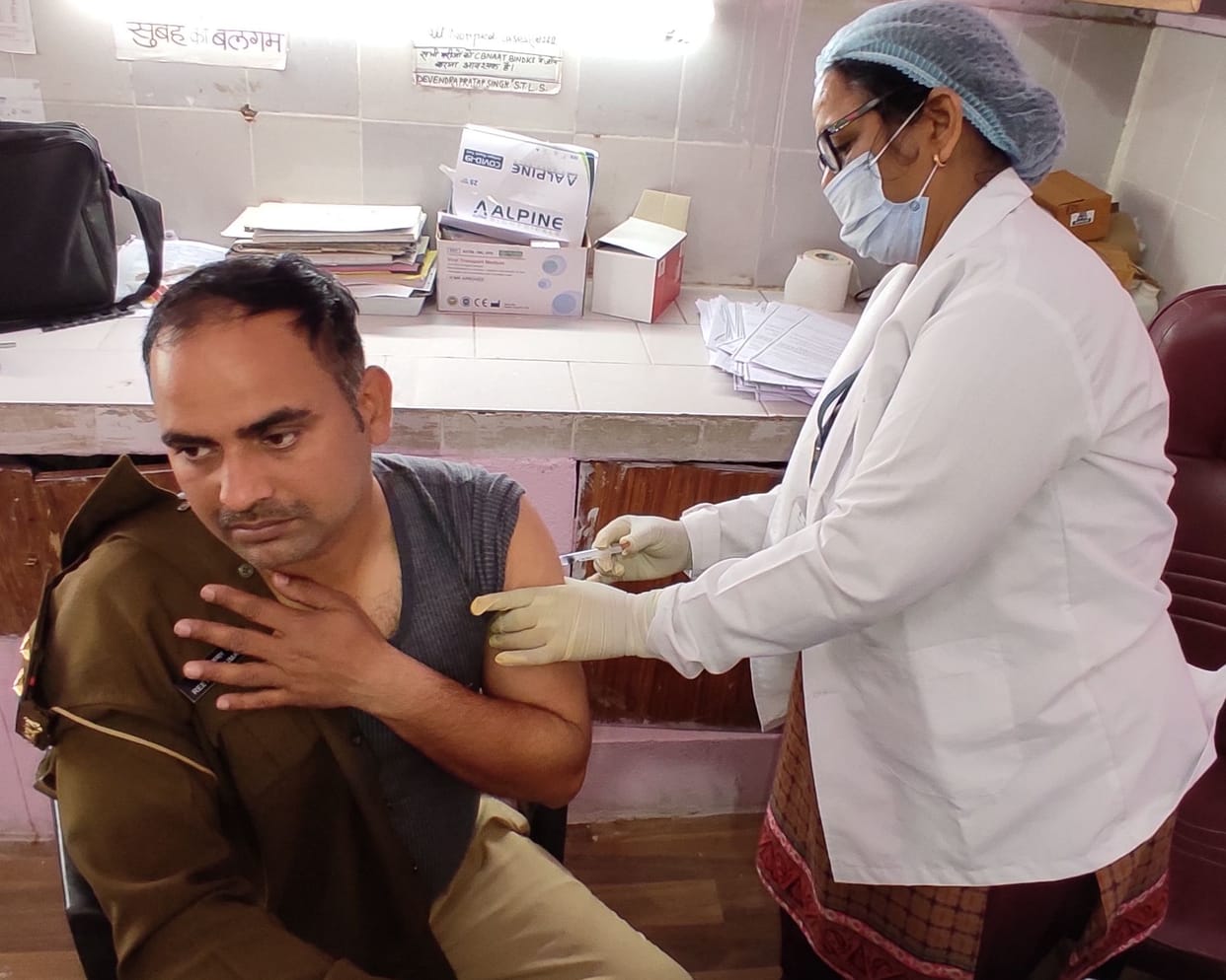 vaccination,corona,fathepur news,98 percent,front line worker