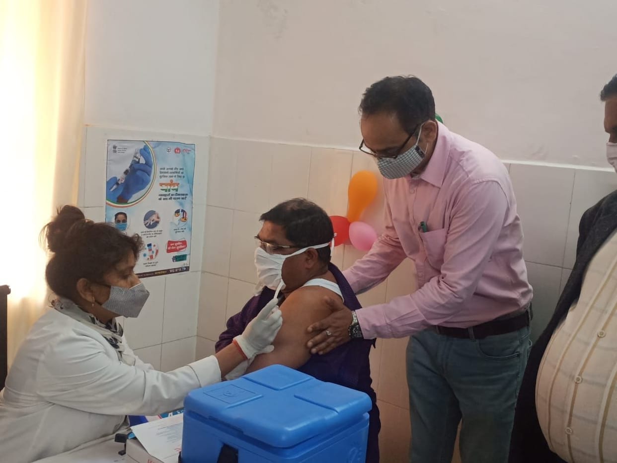 929 front line workers vaccination