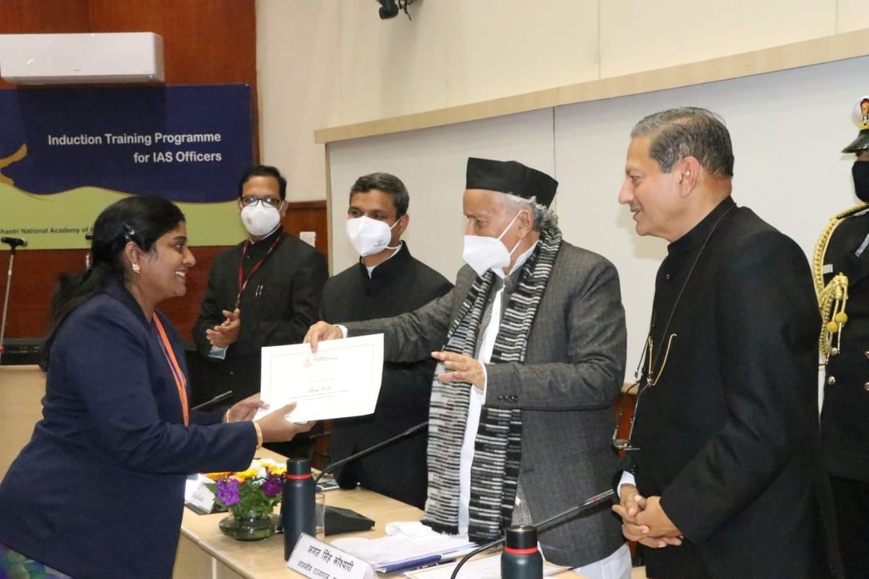 Service of the people should be the aim of public servants: Koshari