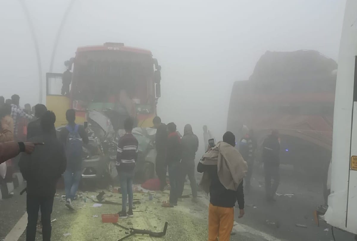 Vehicles Collide On Yamuna Expressway Due To Dense Fog In Mathura