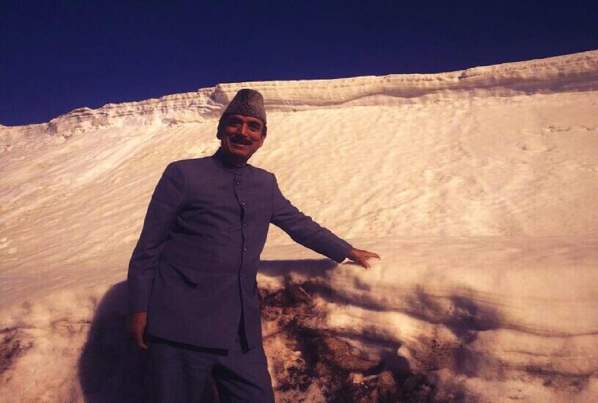 Ghulam Nabi Azad built Asia largest tulip garden know the Interesting facts about him