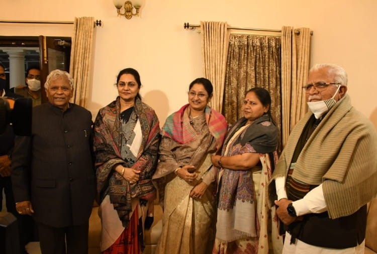 Haryana CM Manohar Lal had dinner with MPs from Haryana in New Delhi