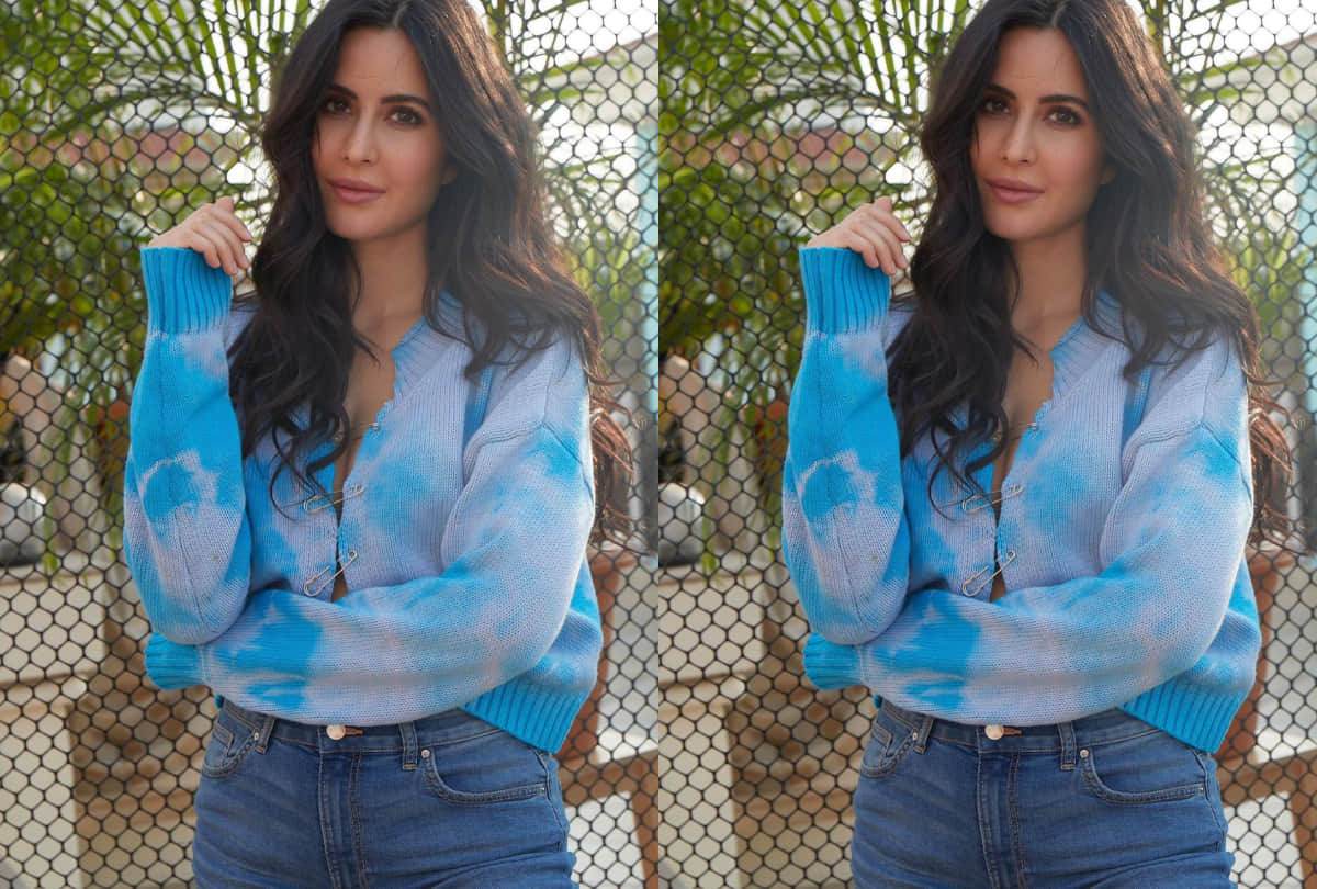 ananya panday looks cute in tie dye safety pin sweater that wore by katrina kaif