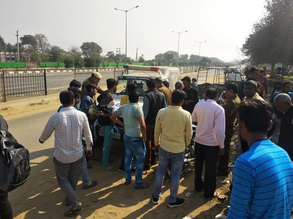 Youth dies after falling into drunken street