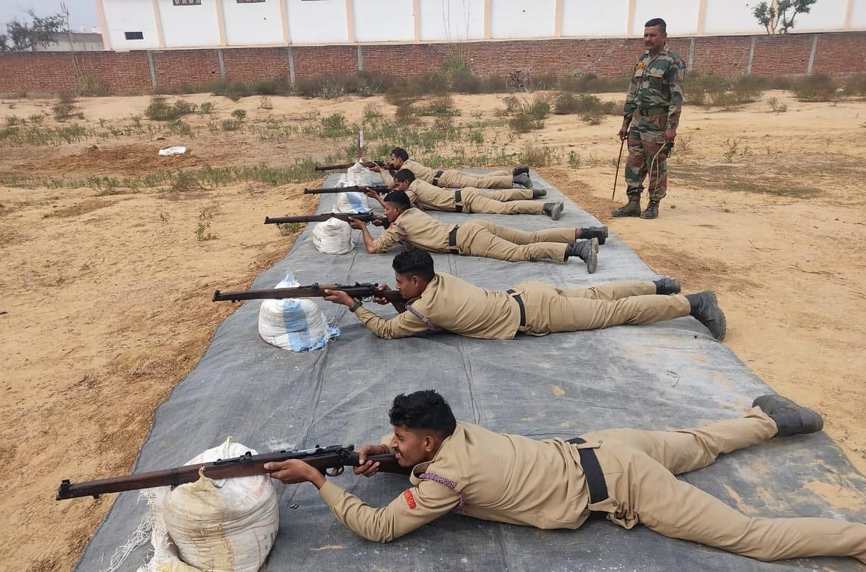 Hathras: arms training given to NCC cadets