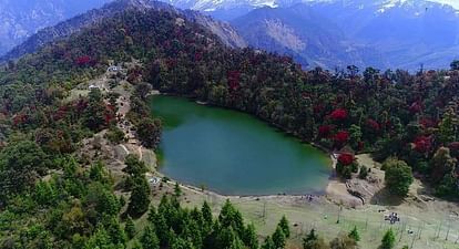New Year 2024: मसूरी-नैनीताल ही नहीं उत्तराखंड में घूमने की ये भी हैं खूबसूरत जगह, मन मोह लेंगी वादियां New Year 2024 Uttarakhand Beautiful and Amazing Tourist places list to visit