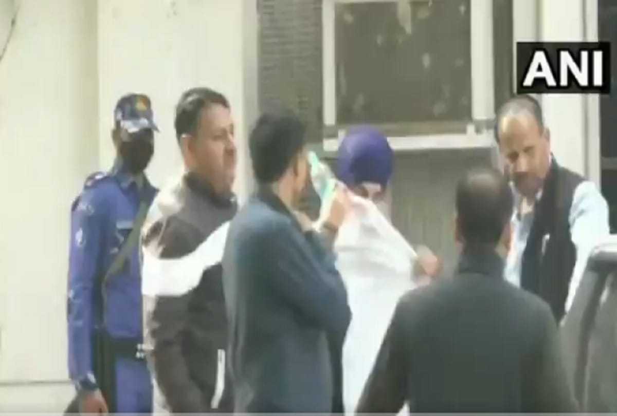 Delhi Republic Day Violence Delhi 26th January violence accused Iqbal Singh and Deep Sidhu being taken from Delhi Police Crime Branch lal quila violence