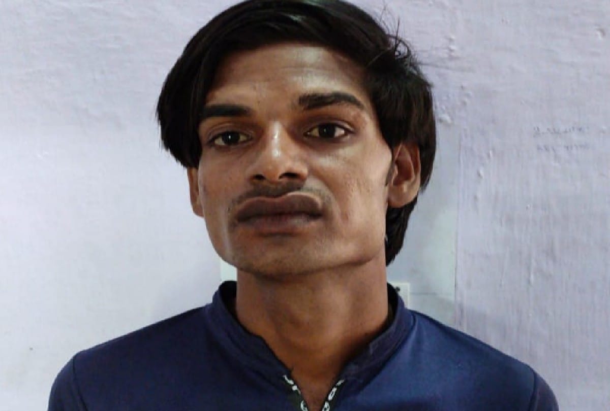 kasganj murder case reward of one lakh on mafia moti in kasganj