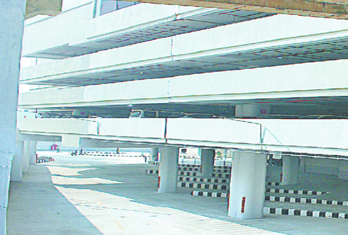 Jammu and Kashmir: New bus stand not started even after five months of inauguration, condition of old bus stand is poor
