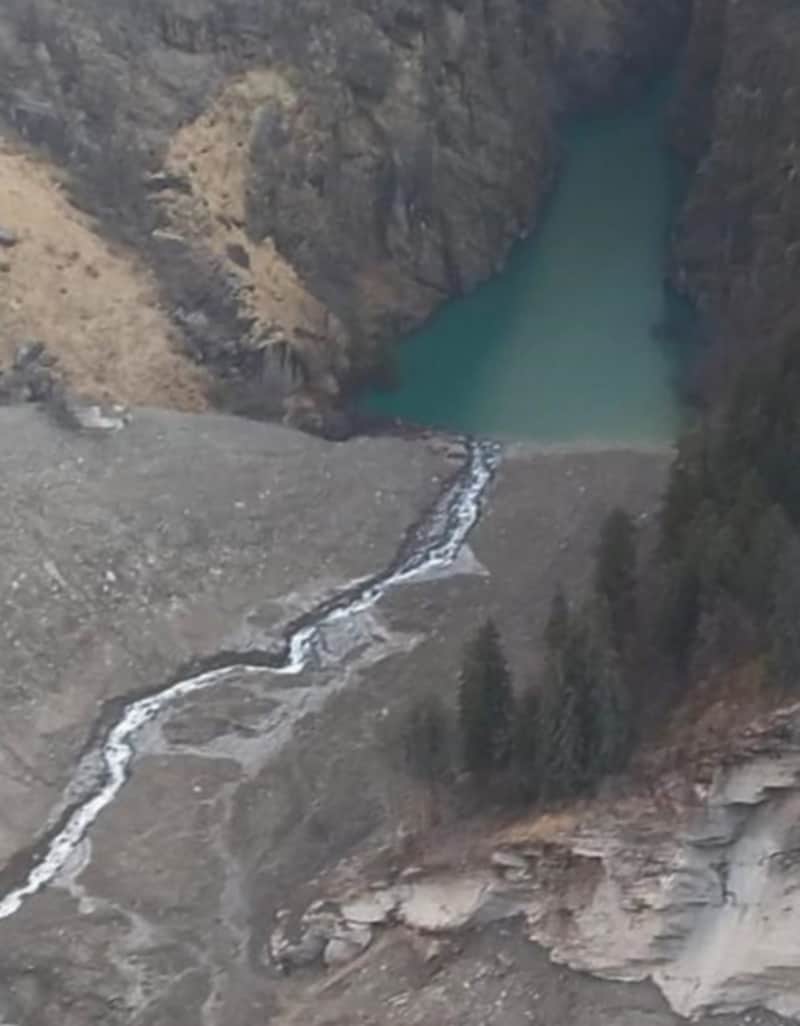 Uttarakhand Chamoli News: no need to scare form Rishi Ganga Lake, water leak from the lake