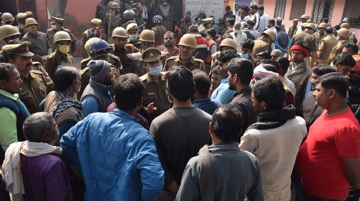 youth died in detained villagers and people anger around police station force deployed see the images in jaunpur