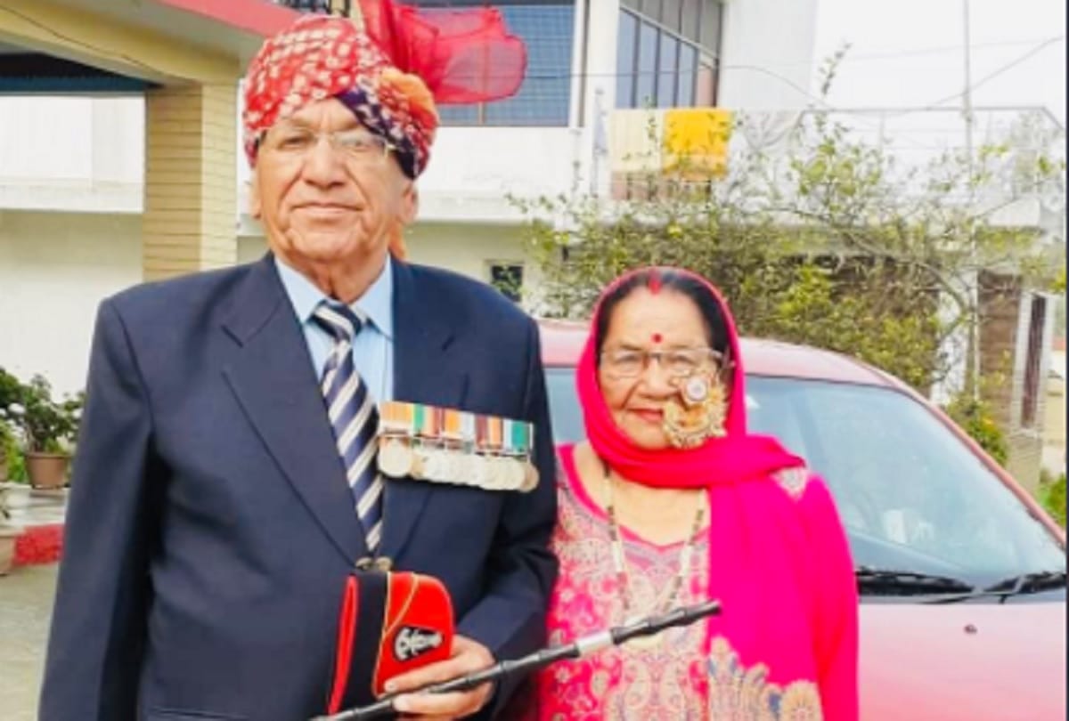 Actress Kangana Ranaut and sister Rangoli wishes grandpa and grandma happy 61st marriage anniversary