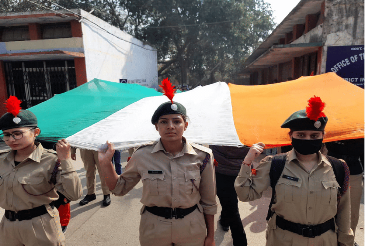 100 meter long tricolor rally was called out by ABVP in jammu