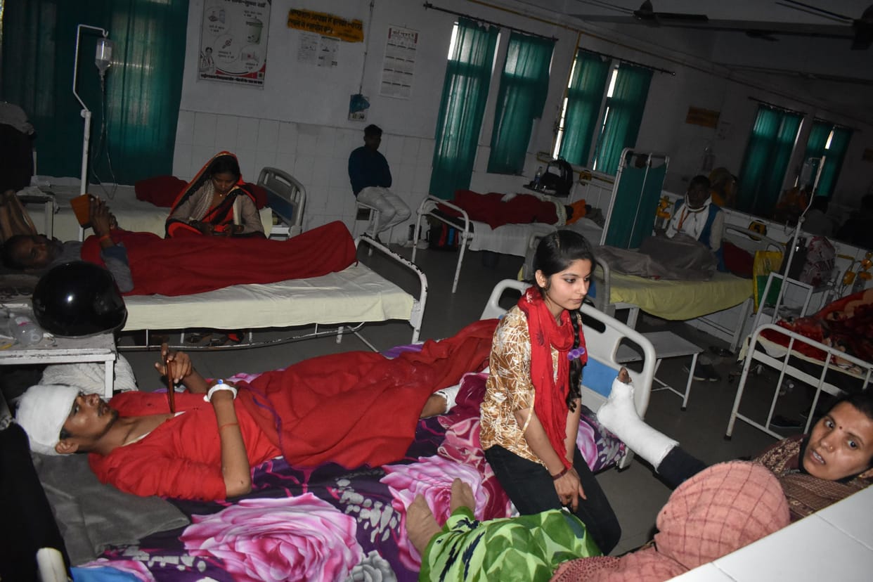 electicity,not available,fathepur news,distrit hospital,24 hour