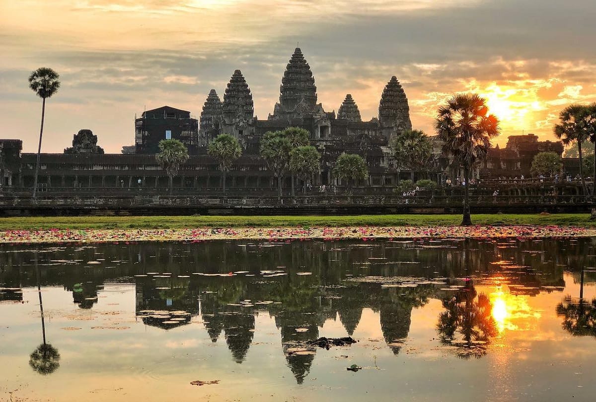 angkorwat temple in Cambodia the biggest hindu temple of the world