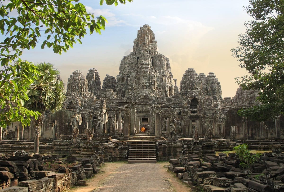 angkorwat temple in Cambodia the biggest hindu temple of the world
