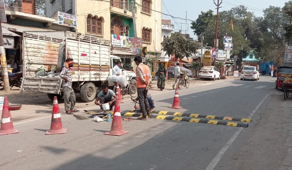 Speed breakers mounted on Lakhna-Chakranagar-Sindaus route