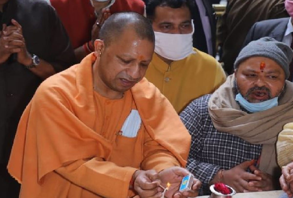 Cm Yogi Adityanath performs worship at Banke Bihari Mandir Vrindavan