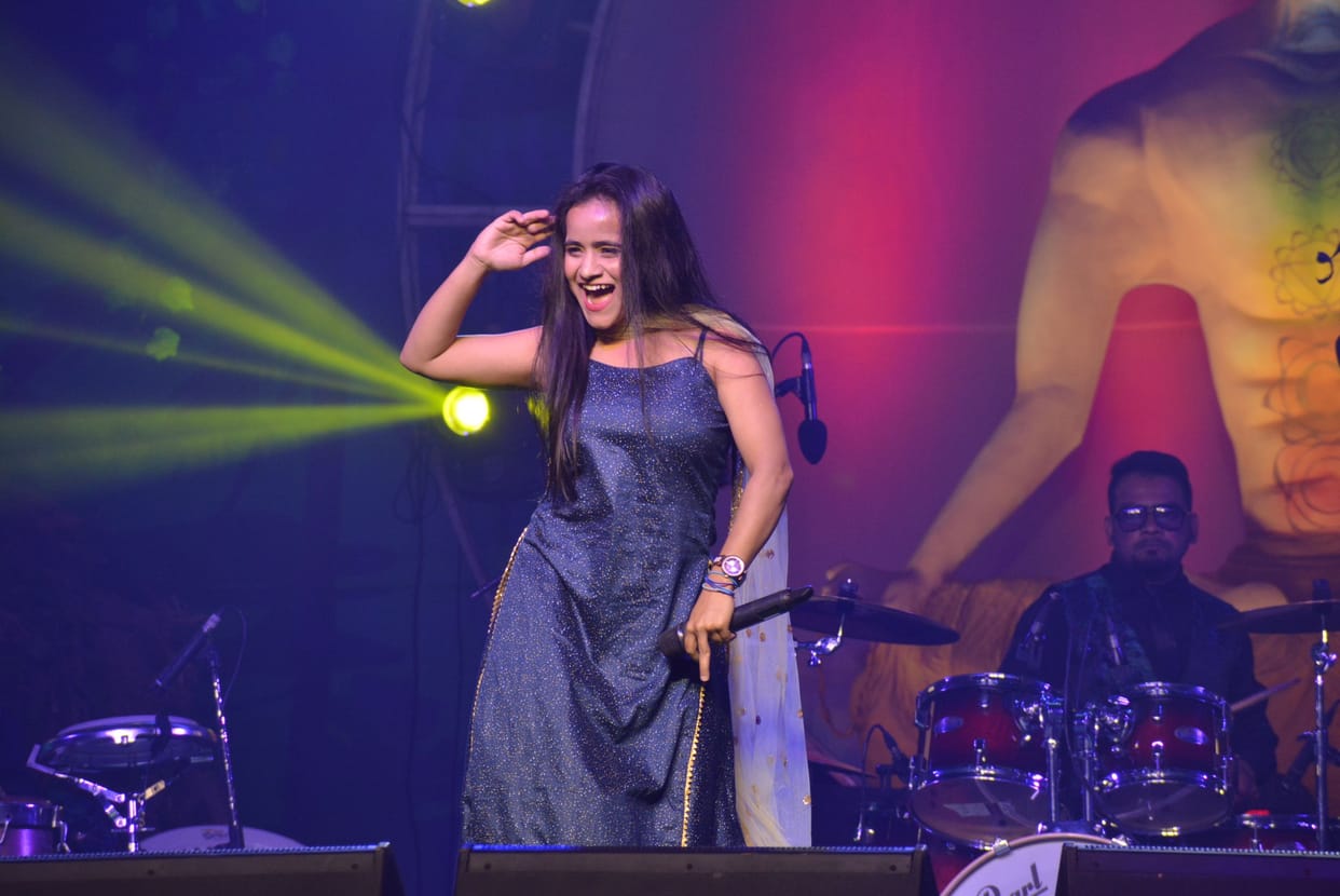 shreya and Farah perform at kohinoor manch