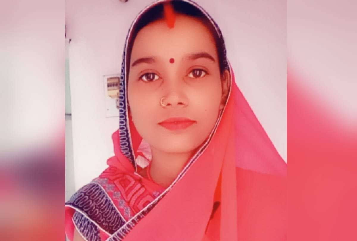 Funeral son and daughter in law by Father after death in road accident
