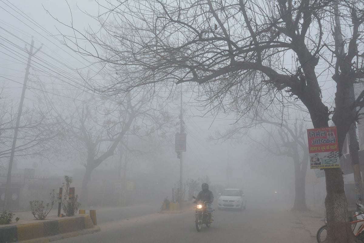 Dense fog enveloped Muzaffarnagar in the morning
