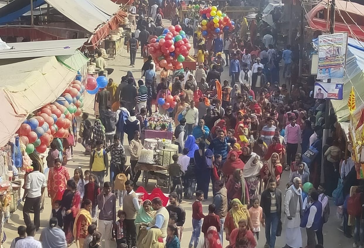 In the city of Ram, there is a surge of faith, the dress of Ganga Maiya