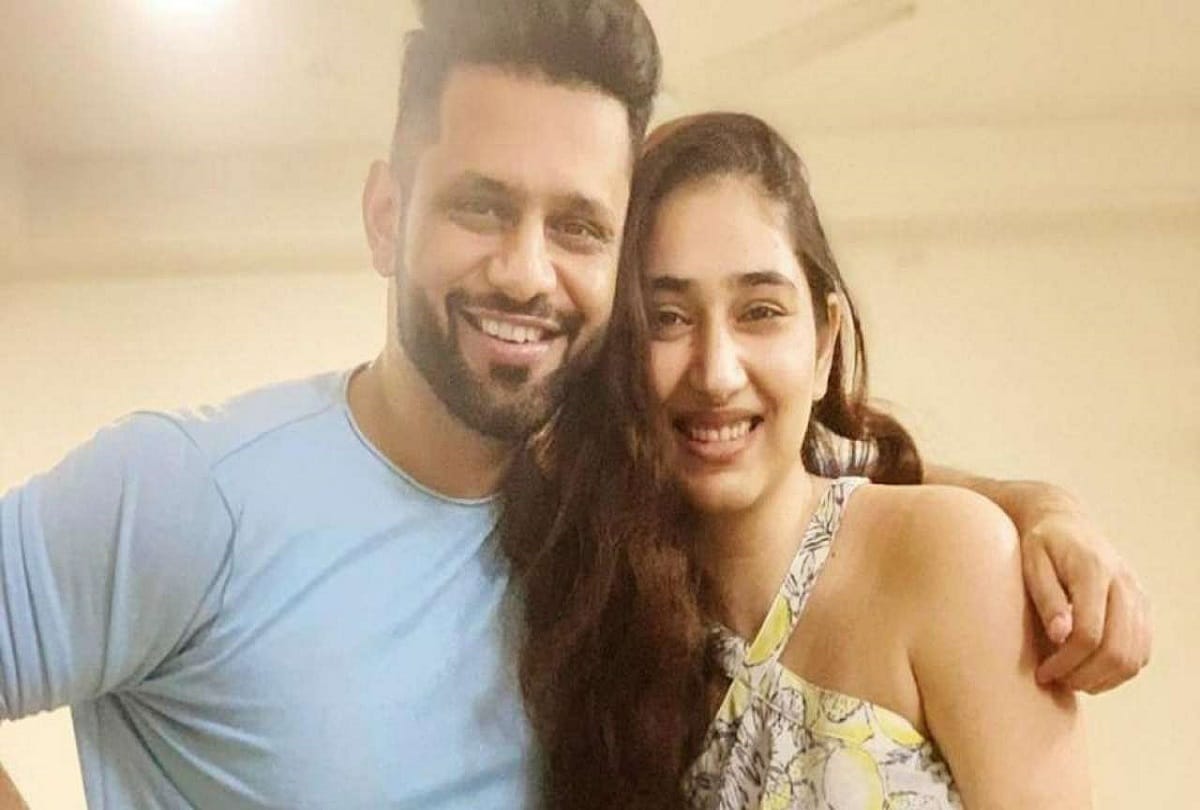 bigg boss 14 contestant rahul vaidya and disha parmar fly away for vacation in a chopper