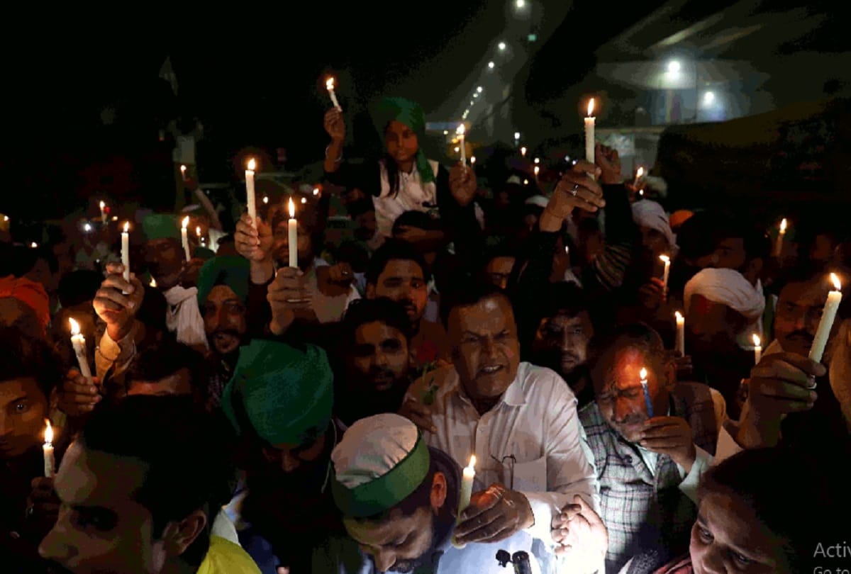 Farmers took out candle march on borders of Delhi to pay tribute to martyrs soldiers in Pulwama attack