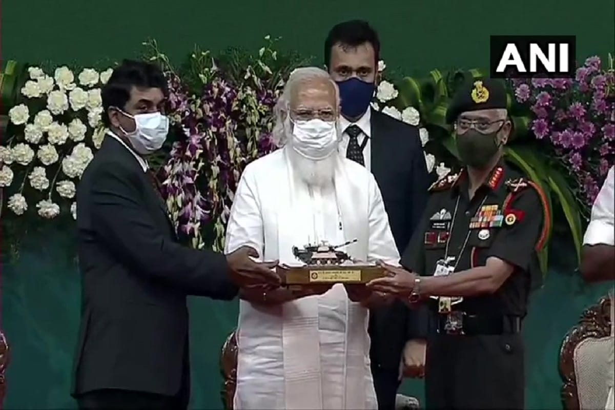 PM Narendra Modi hands over indigenous Arjun tank to Indian Army Chief General MM Naravane tamilnadu chennai