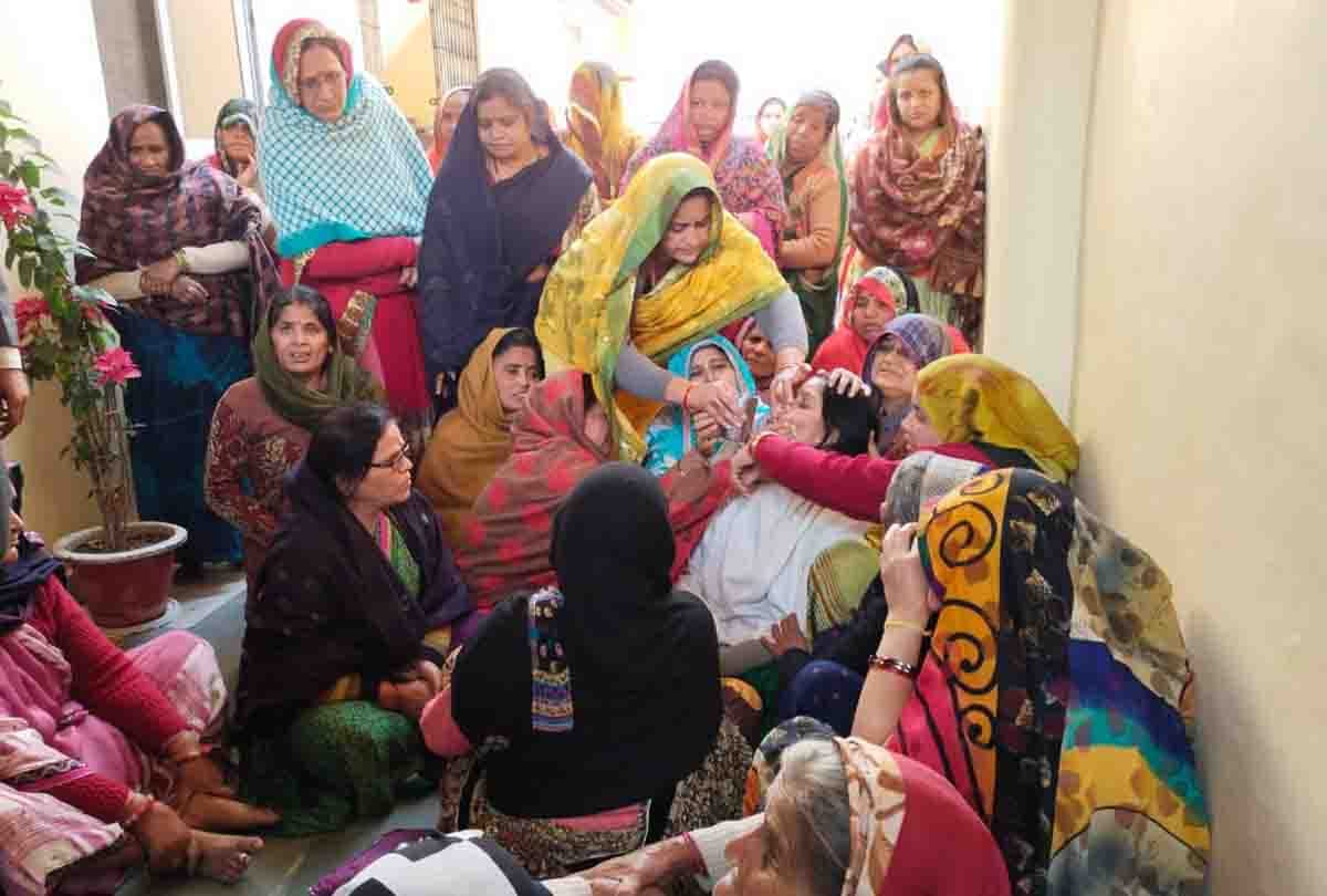 UP: Lawyer's suicide troubled by threat of block chief in Mahoba, angry mob jammed highway