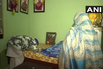 शहीद कुलविंदर सिंह के माता-पिता।