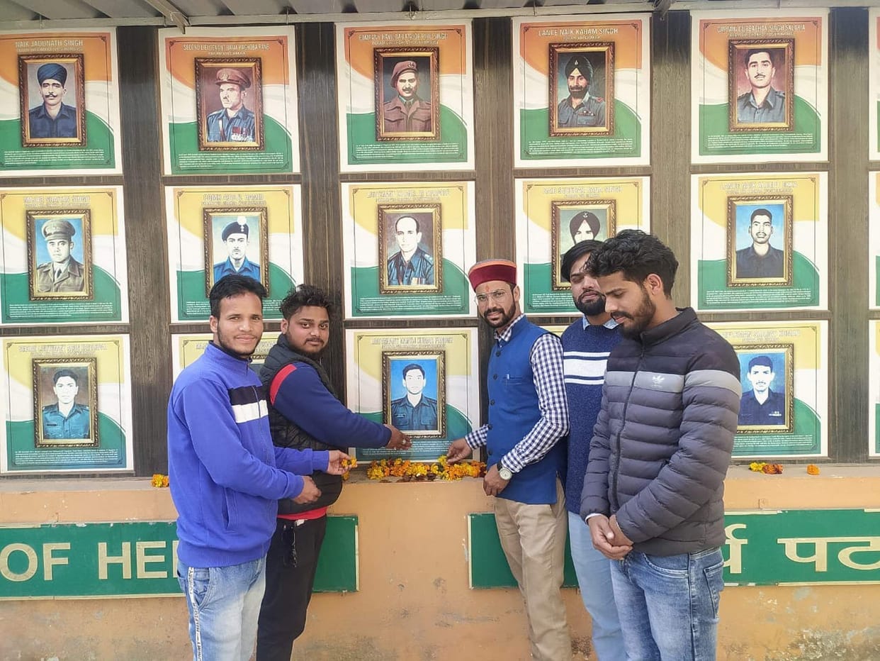 Tributes paid to the martyrs of Pulwama attack