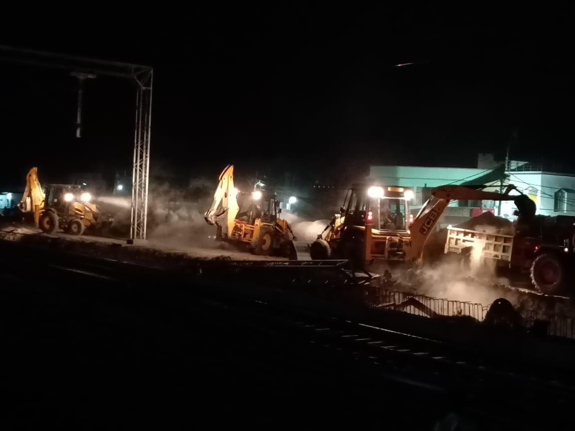 Cable cut, signal broken, three trains including Pushpak affected
