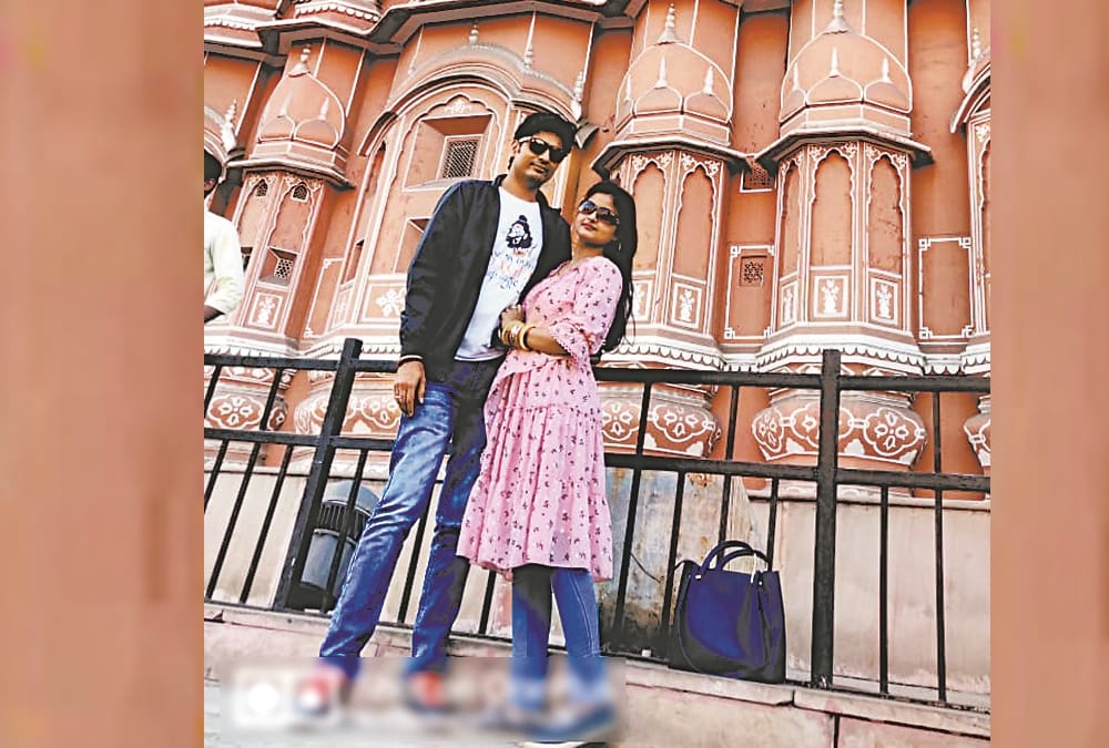 This is how couple of lucknow celebrationg valentine day.