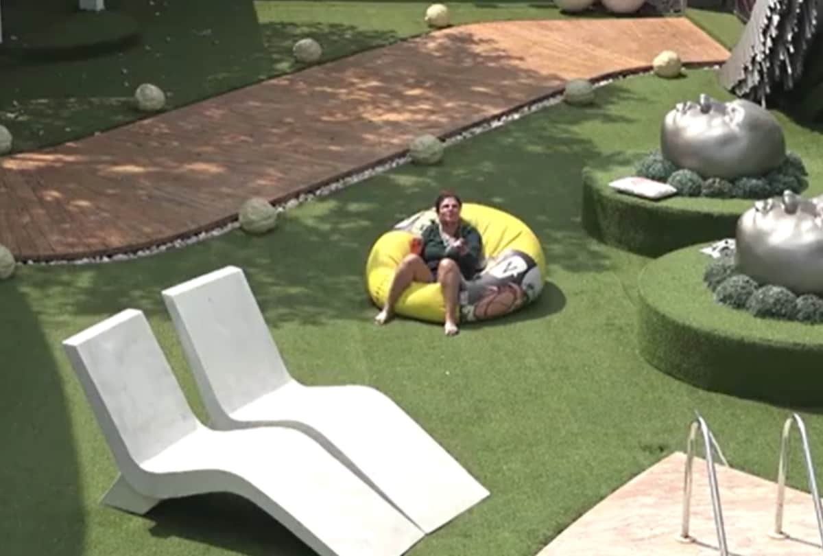 Bigg Boss 14 promo: Rakhi Sawant writes email to God, asks him to make her a runner-up at least