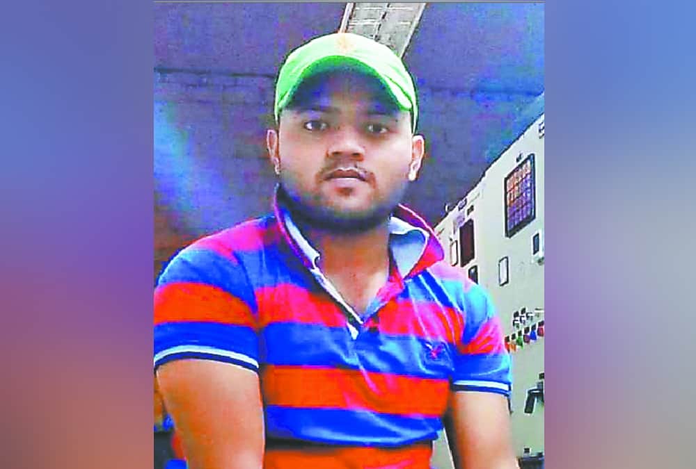 Uttarakhand Chamoli News: Family Crying to see  only son jitendra dead body