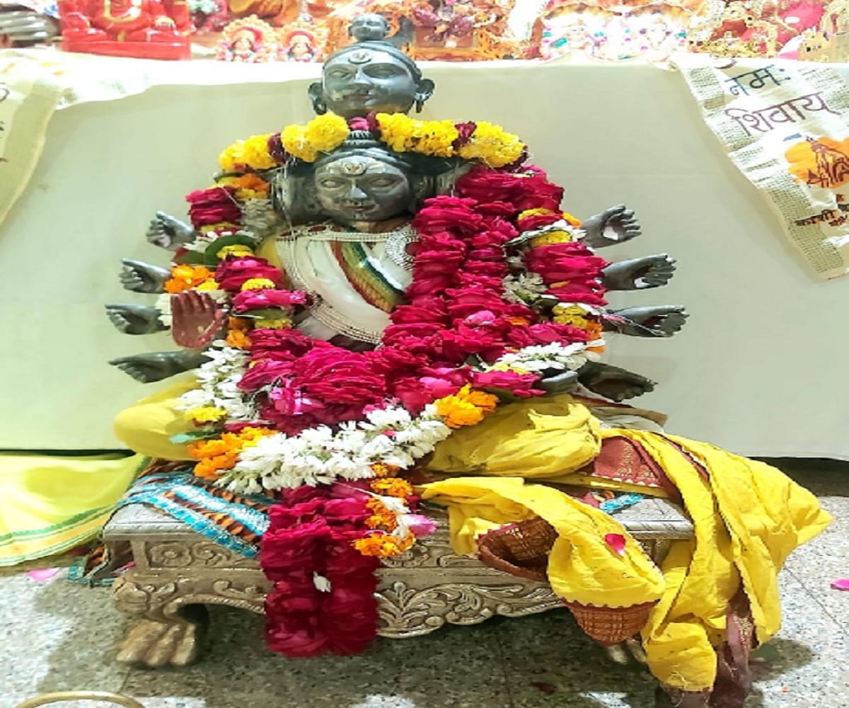Vasant Panchami 2021 Panchabadan statue of Baba Shri Kashi Vishwanath Mahanta residence