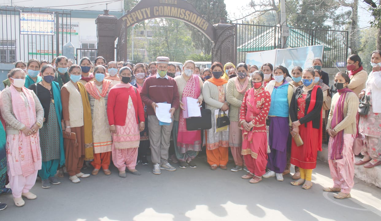 Anganwadi workers should be declared government employees