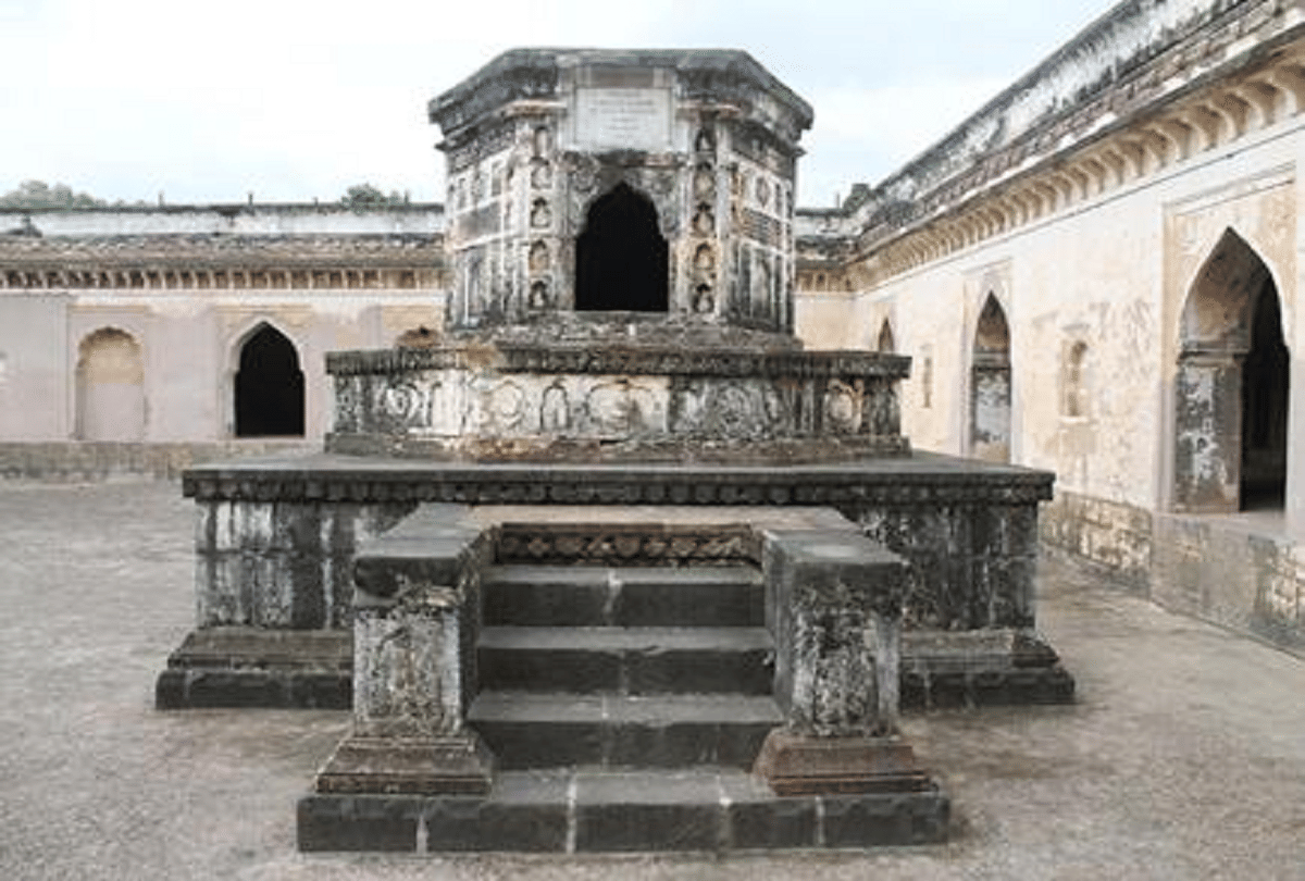 Bajirao Peshwa Samadhi place of history, religion and peace