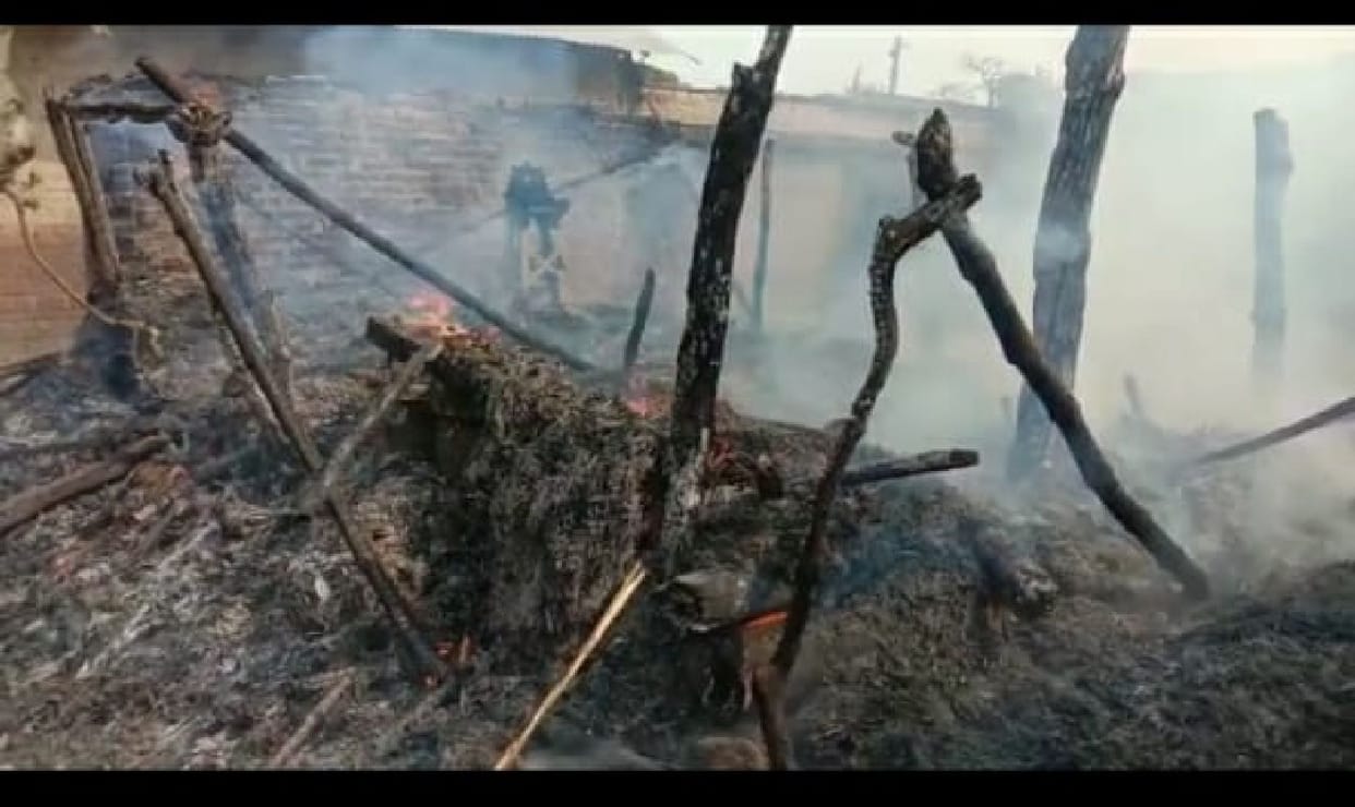 Three houses burnt to ashes
