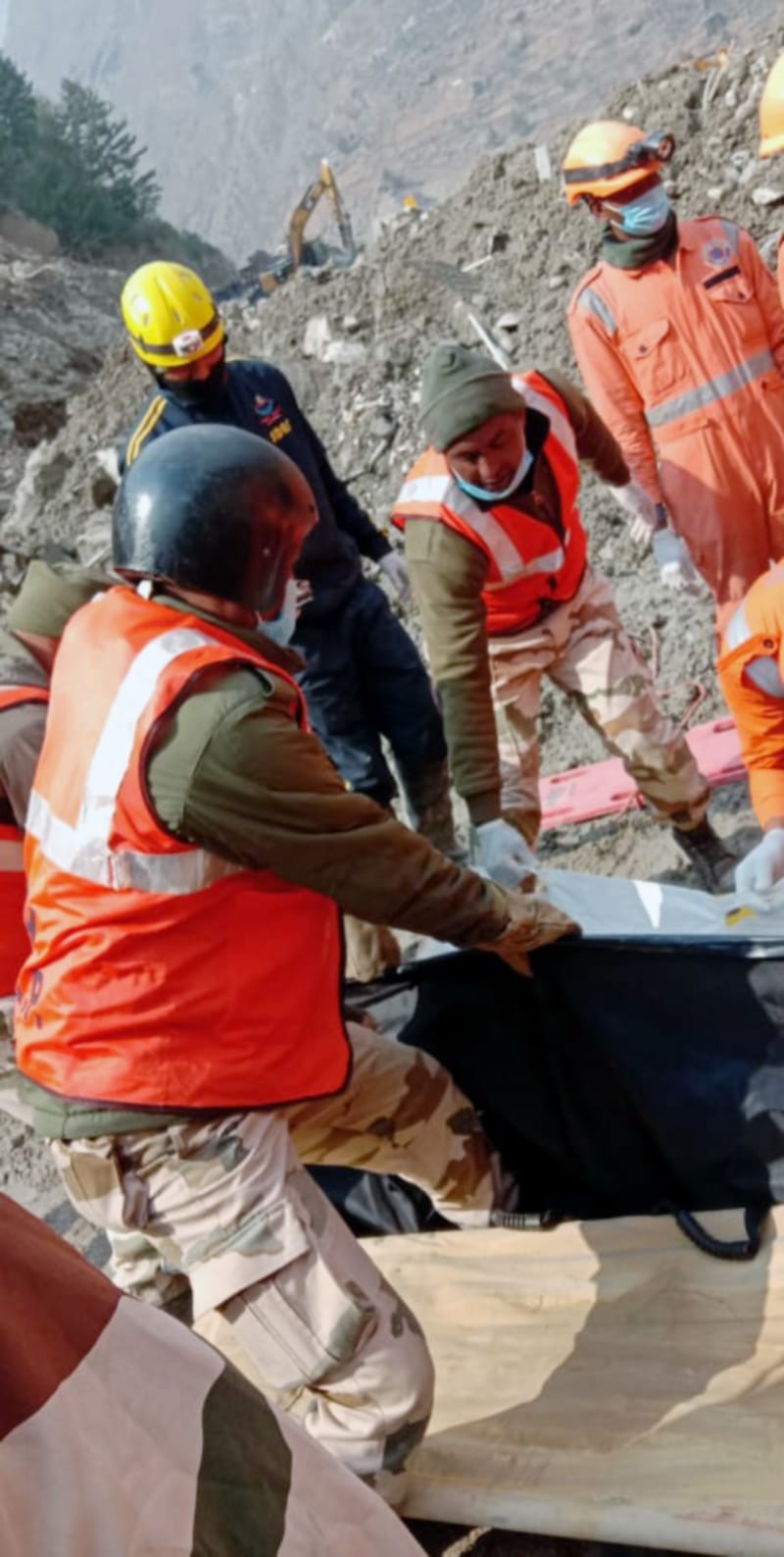 Uttarakhand Chamoli News : after eight day alam singh dead body found in tapovan tunnel, family in shock